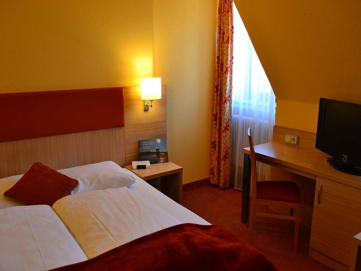 Hotel-Gasthof Rotes Ross Markt Einersheim Eksteriør billede