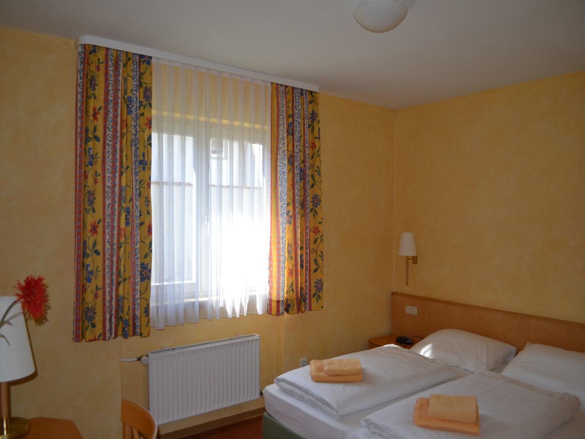 Hotel-Gasthof Rotes Ross Markt Einersheim Eksteriør billede