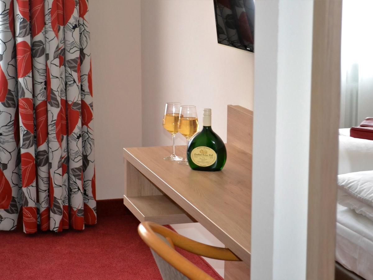 Hotel-Gasthof Rotes Ross Markt Einersheim Eksteriør billede
