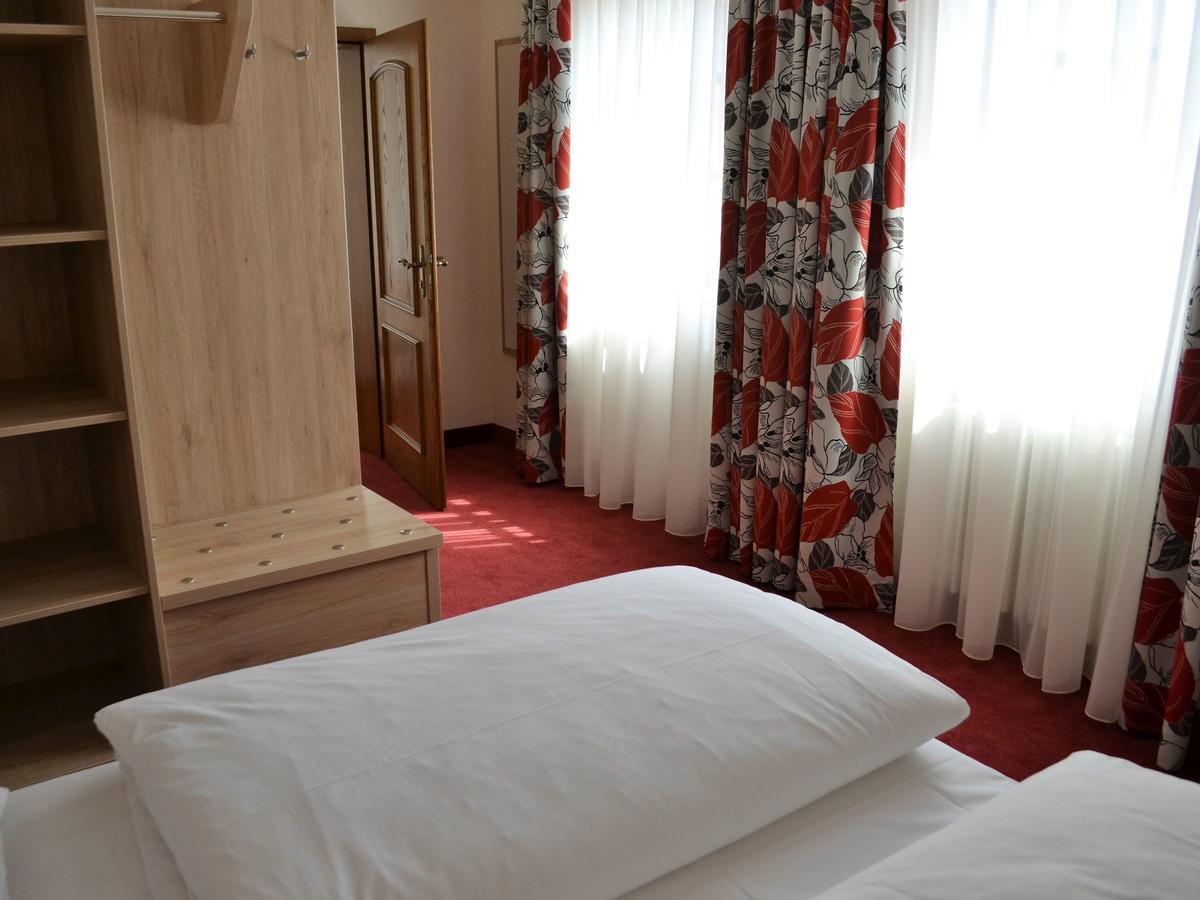 Hotel-Gasthof Rotes Ross Markt Einersheim Eksteriør billede